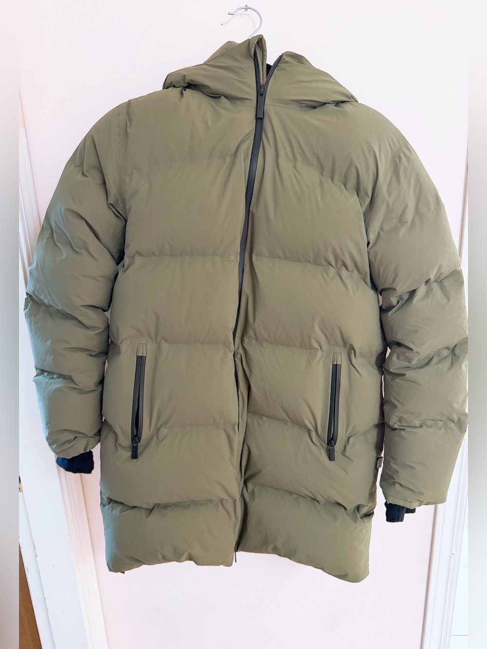 Aritzia The Super Puff₂O™ Mid - Rainstop™ - Picture 2 of 14